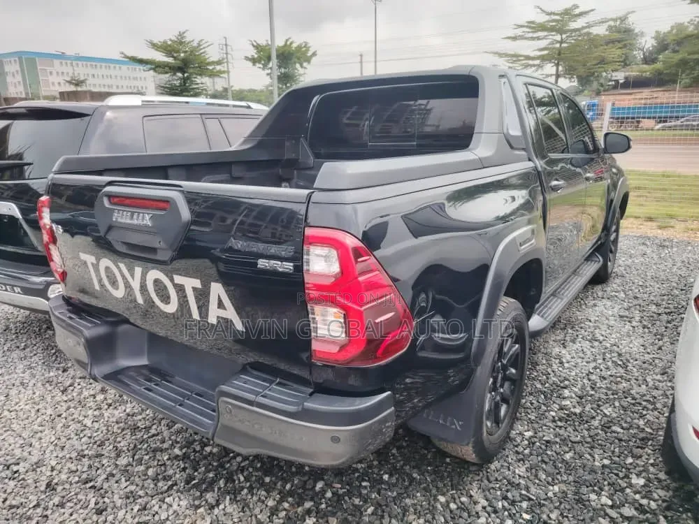 Toyota Hilux 2023 Black