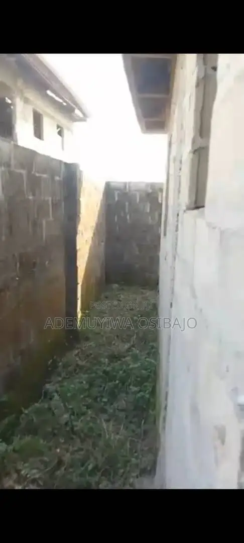 2bdrm Bungalow in Lekki Expressway for sale