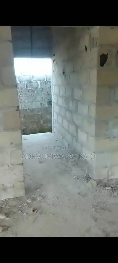 2bdrm Bungalow in Lekki Expressway for sale