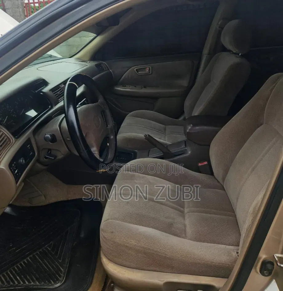 Toyota Camry 2002 Gold