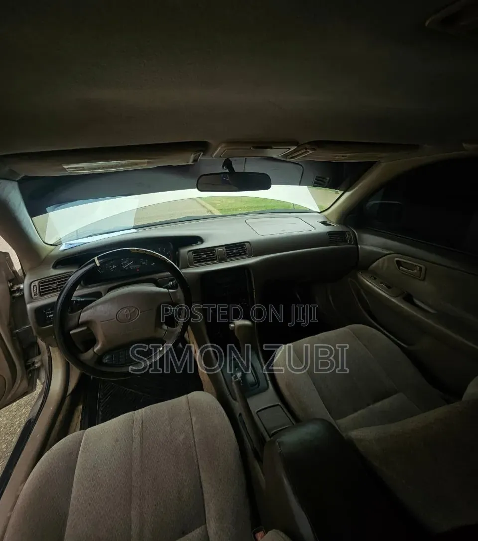 Toyota Camry 2002 Gold