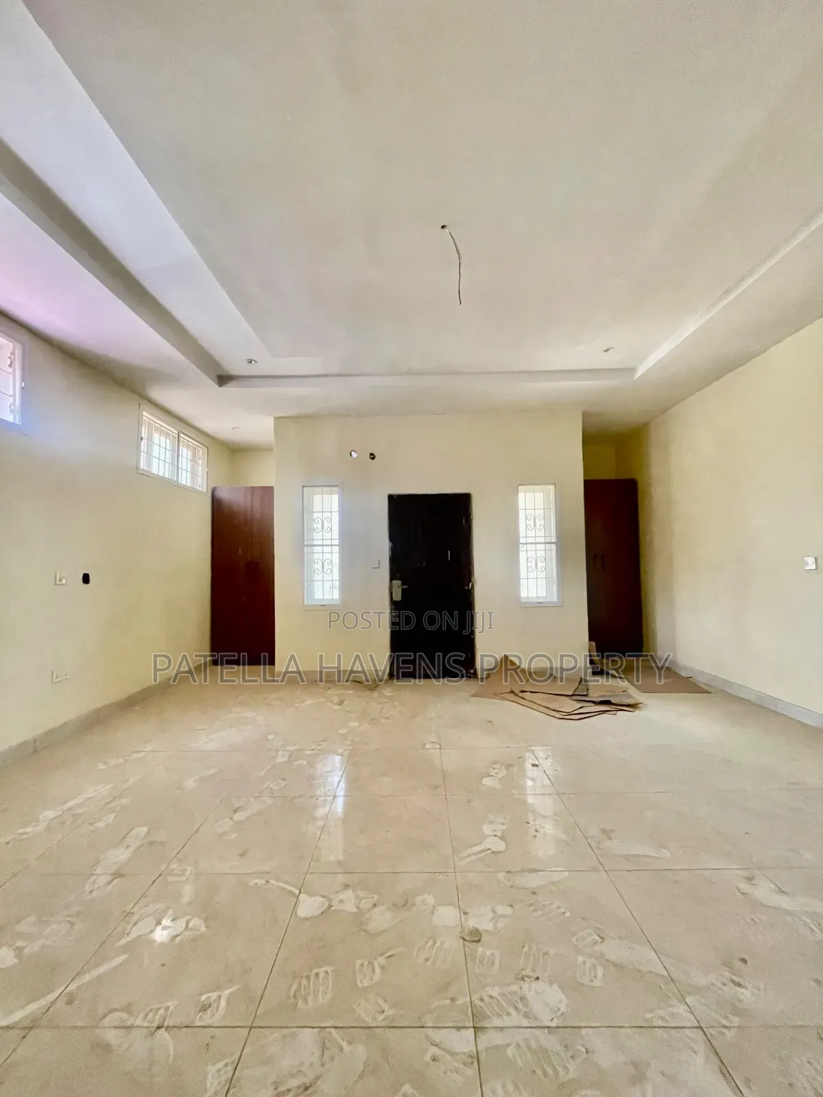 3bdrm Duplex in FHA for sale