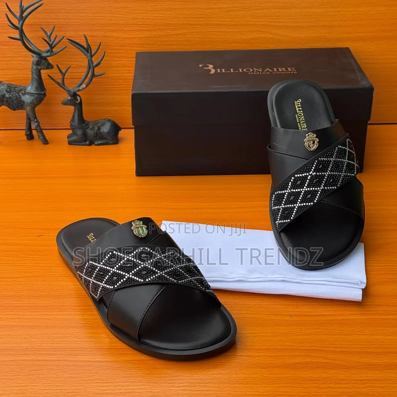 Men Crisscross and Covered Leather Palm Sandals
