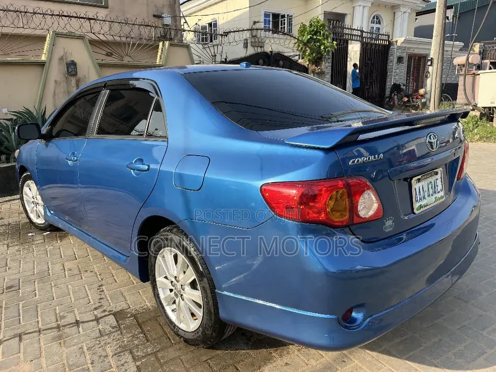 Toyota Corolla 2010 Blue