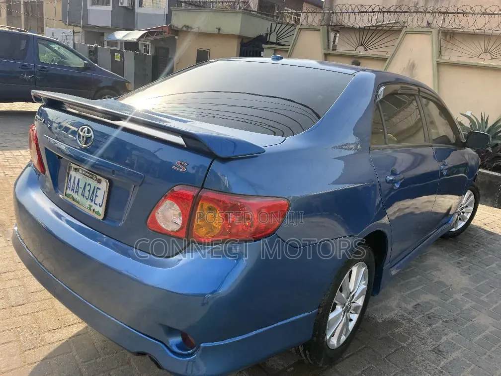 Toyota Corolla 2010 Blue