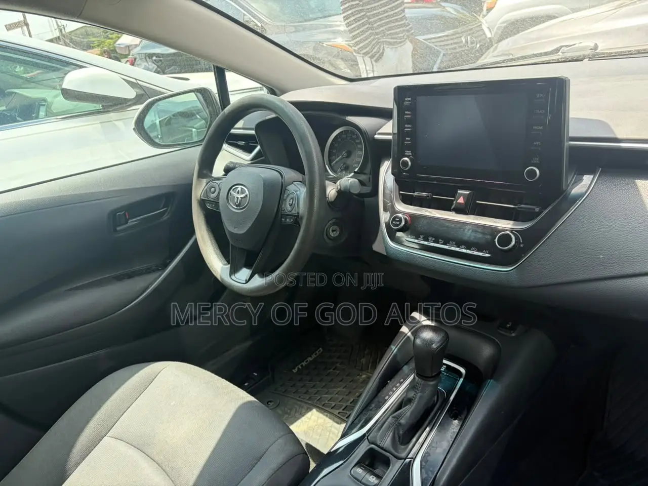 Toyota Corolla LE 2022 White