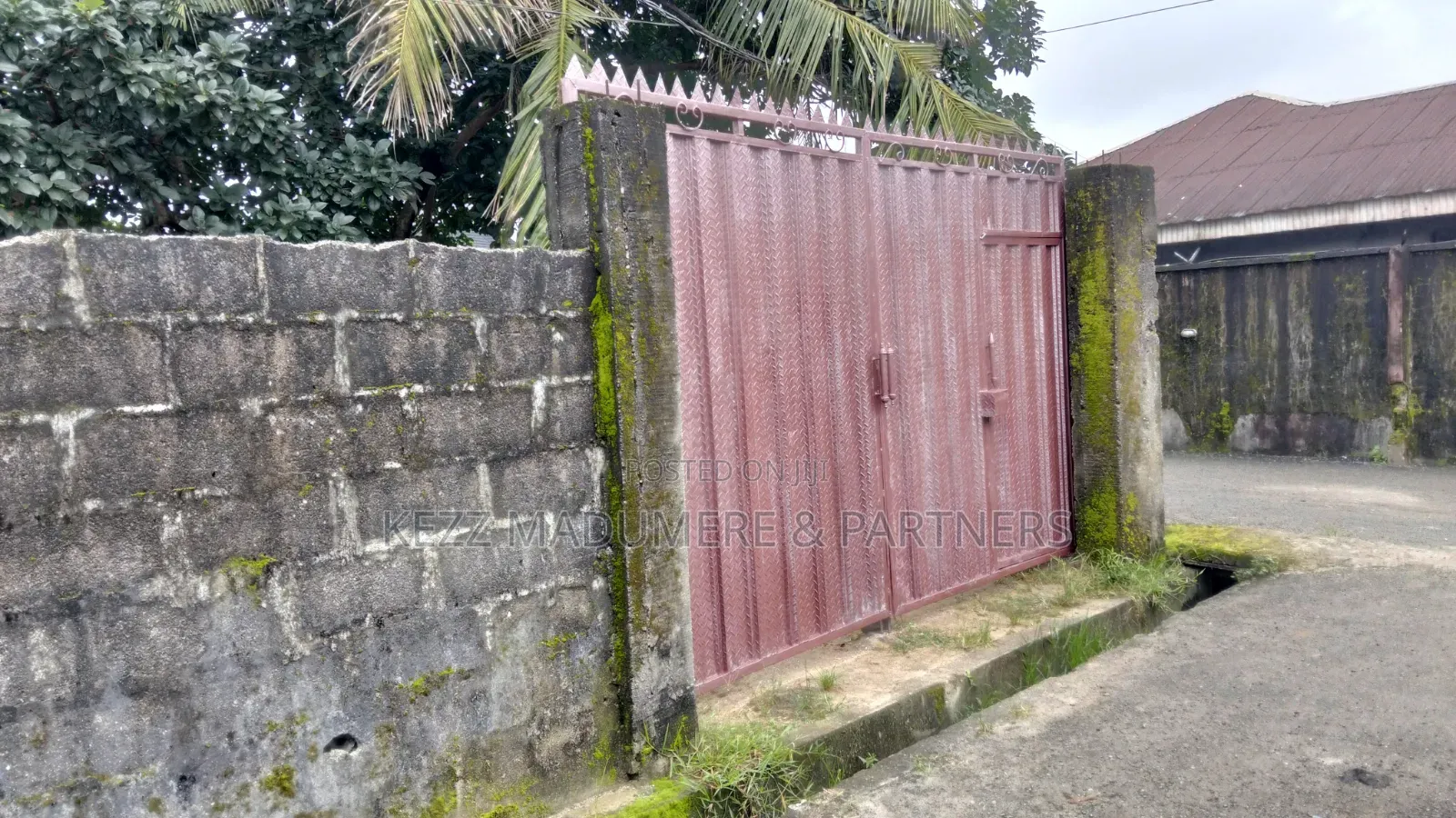 For Sale : Half Plot ,Off Ikwere Road, by Kala , Ph