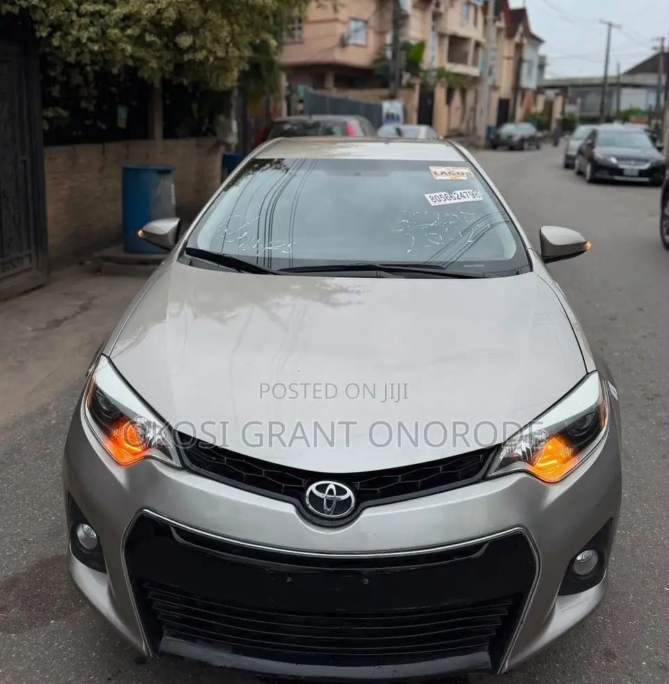 Toyota Corolla S 4dr Sedan (1.8L 4cyl CVT) 2015 Gray
