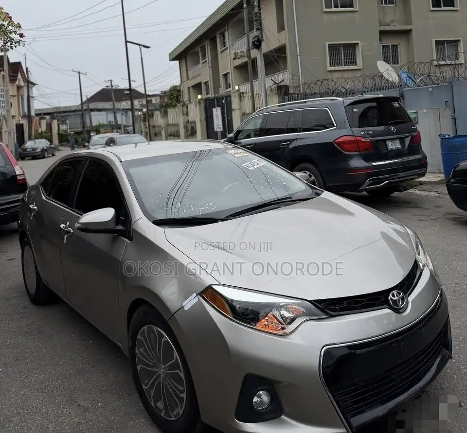 Toyota Corolla S 4dr Sedan (1.8L 4cyl CVT) 2015 Gray