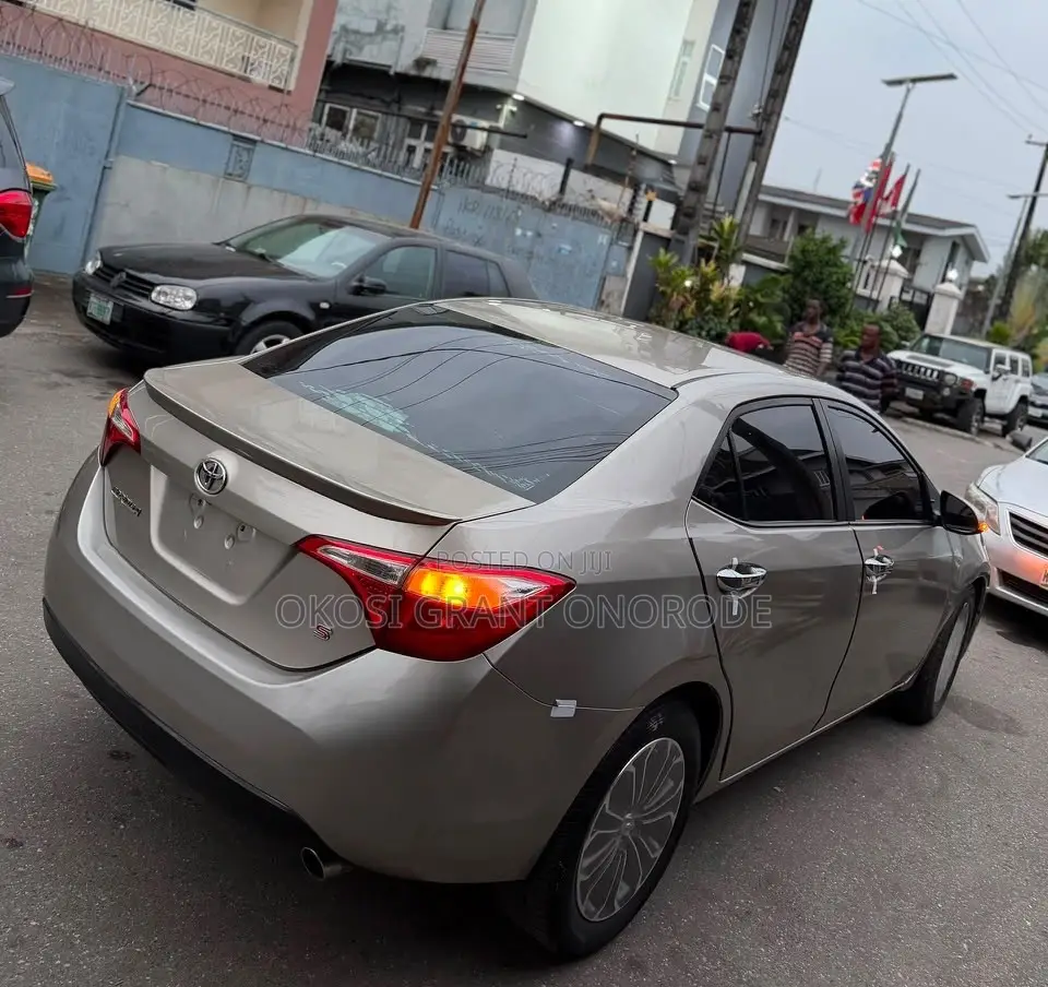 Toyota Corolla S 4dr Sedan (1.8L 4cyl CVT) 2015 Gray