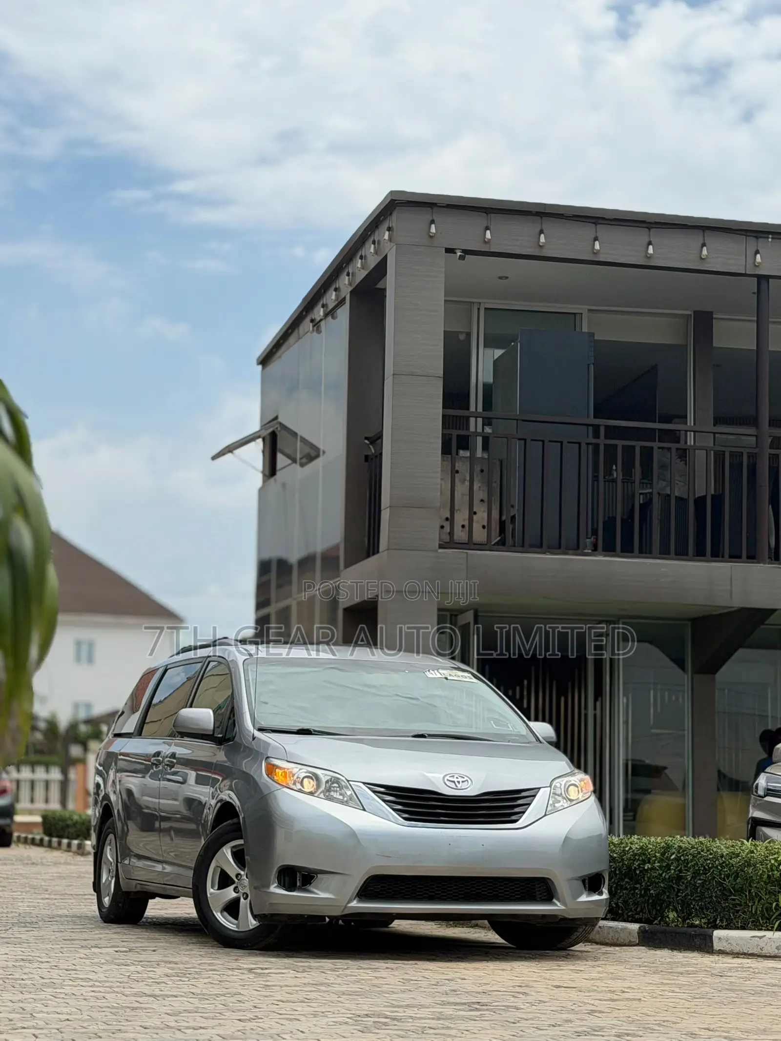 Toyota Sienna LE AWD 7-Passenger 2013 Silver