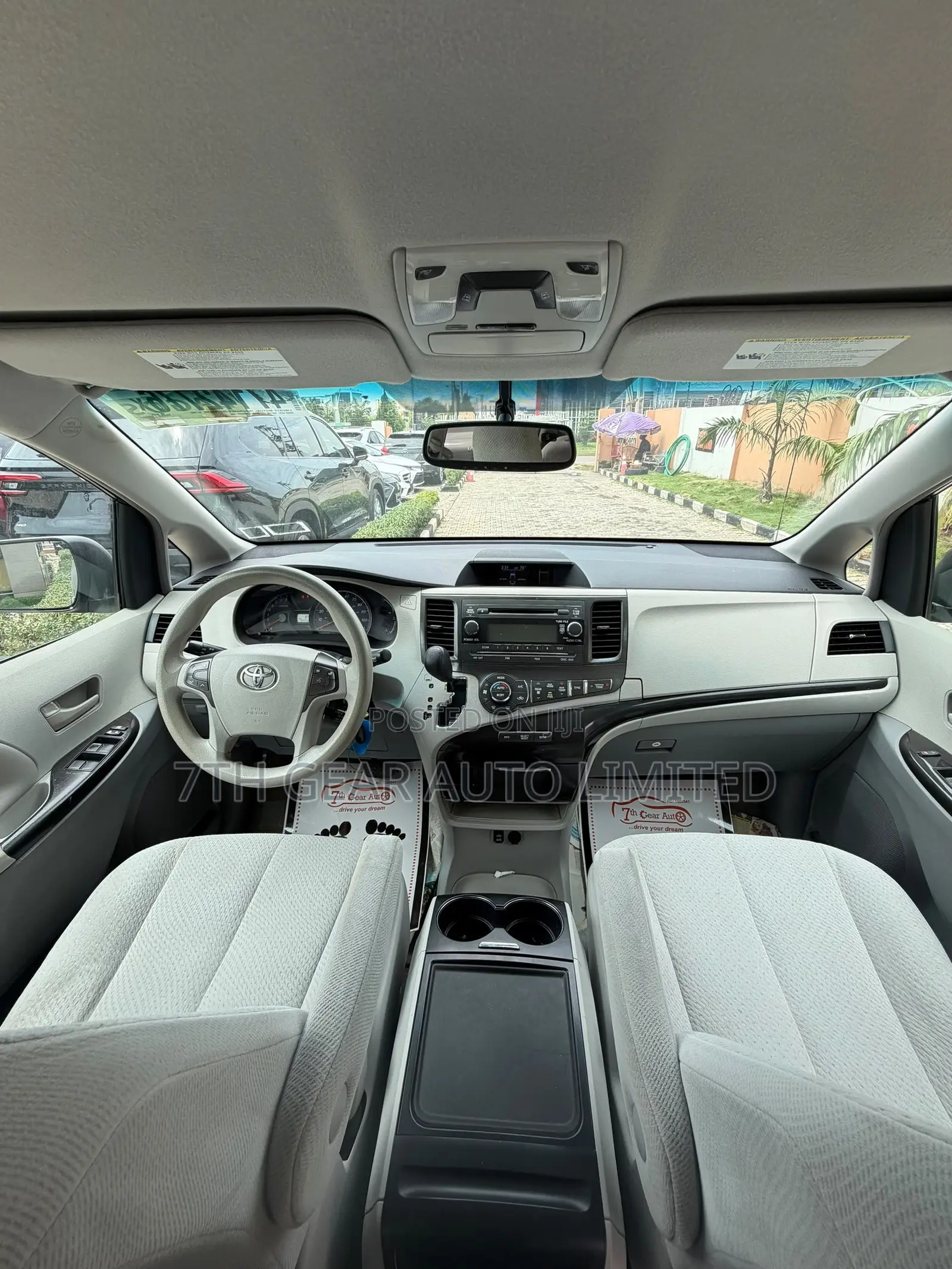 Toyota Sienna LE AWD 7-Passenger 2013 Silver