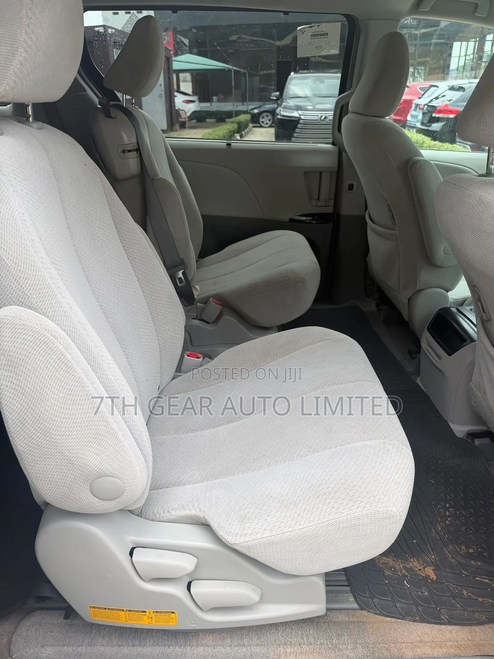 Toyota Sienna LE AWD 7-Passenger 2013 Silver