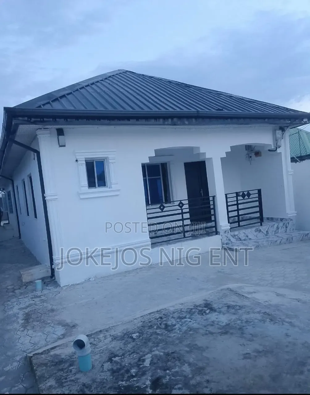 3bdrm Bungalow in Gbetu New Road, Awoyaya for sale