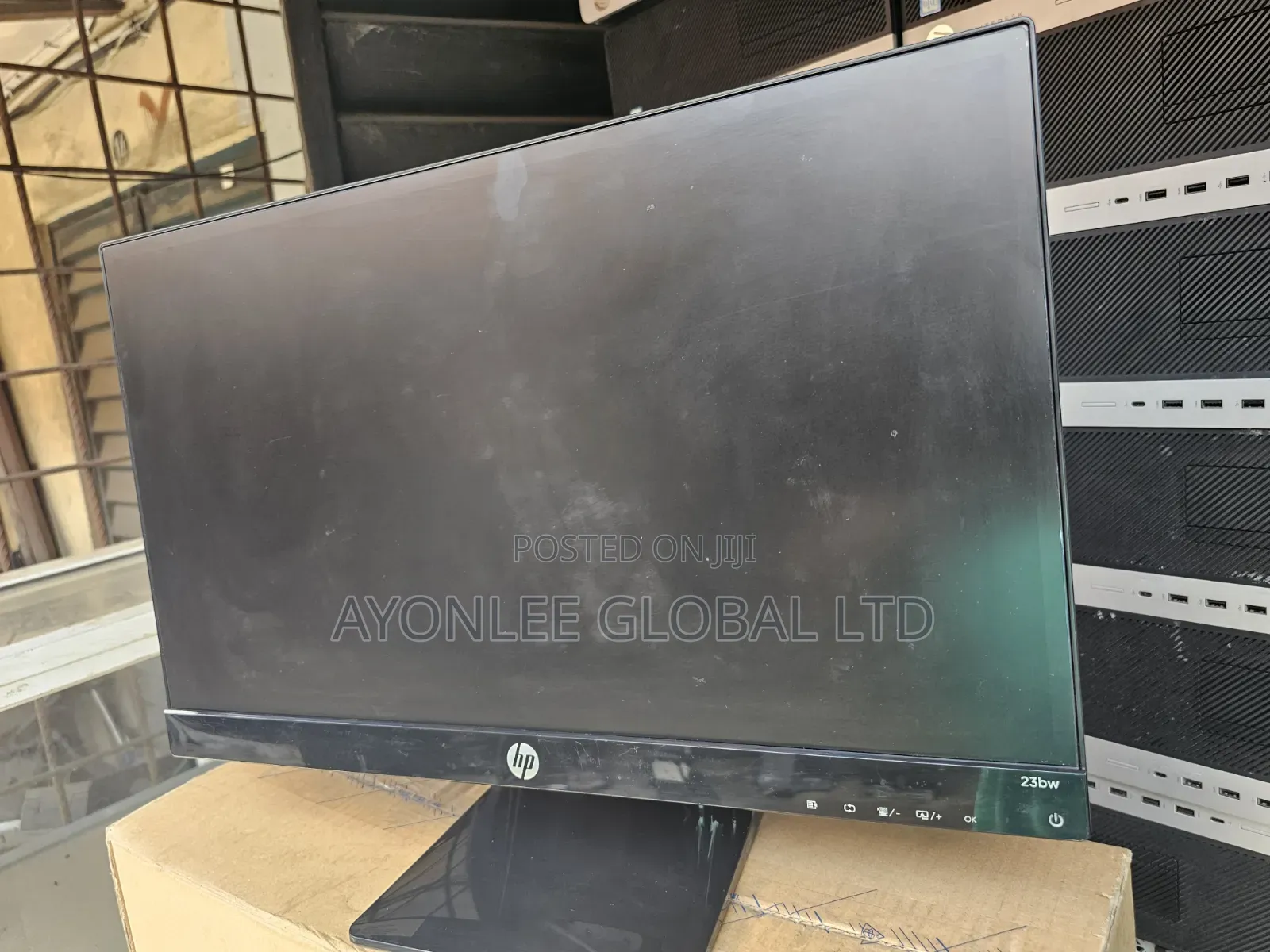 HP Frameless Monitor