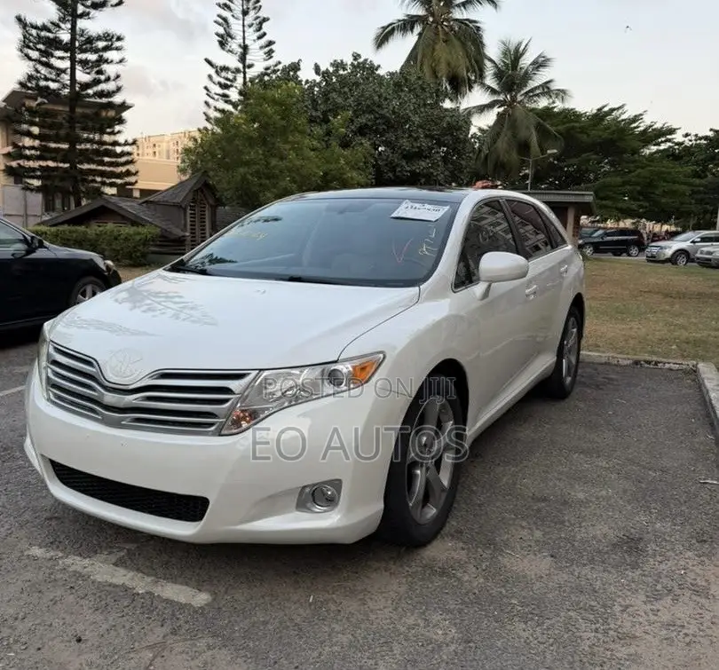 Toyota Venza XLE 2010 White