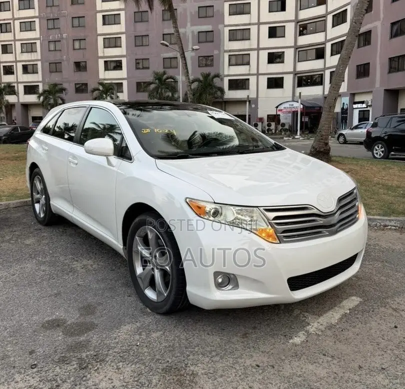 Toyota Venza XLE 2010 White