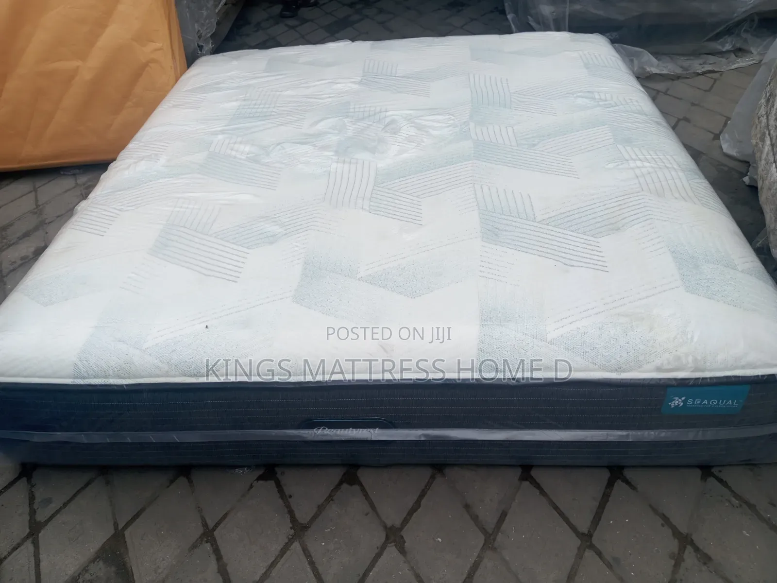 Good Condition Hybrid Mattress