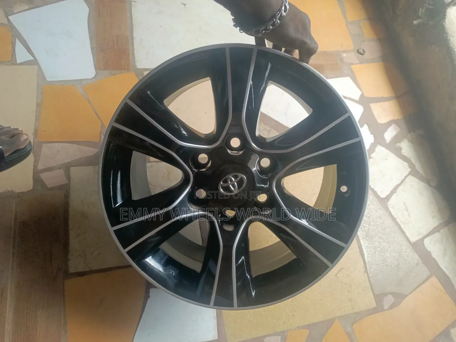 17inch for Toyota Prado 2010/12 Model Direct Tokunbo Available in Stock