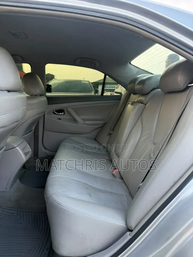 Toyota Camry 2011 Silver