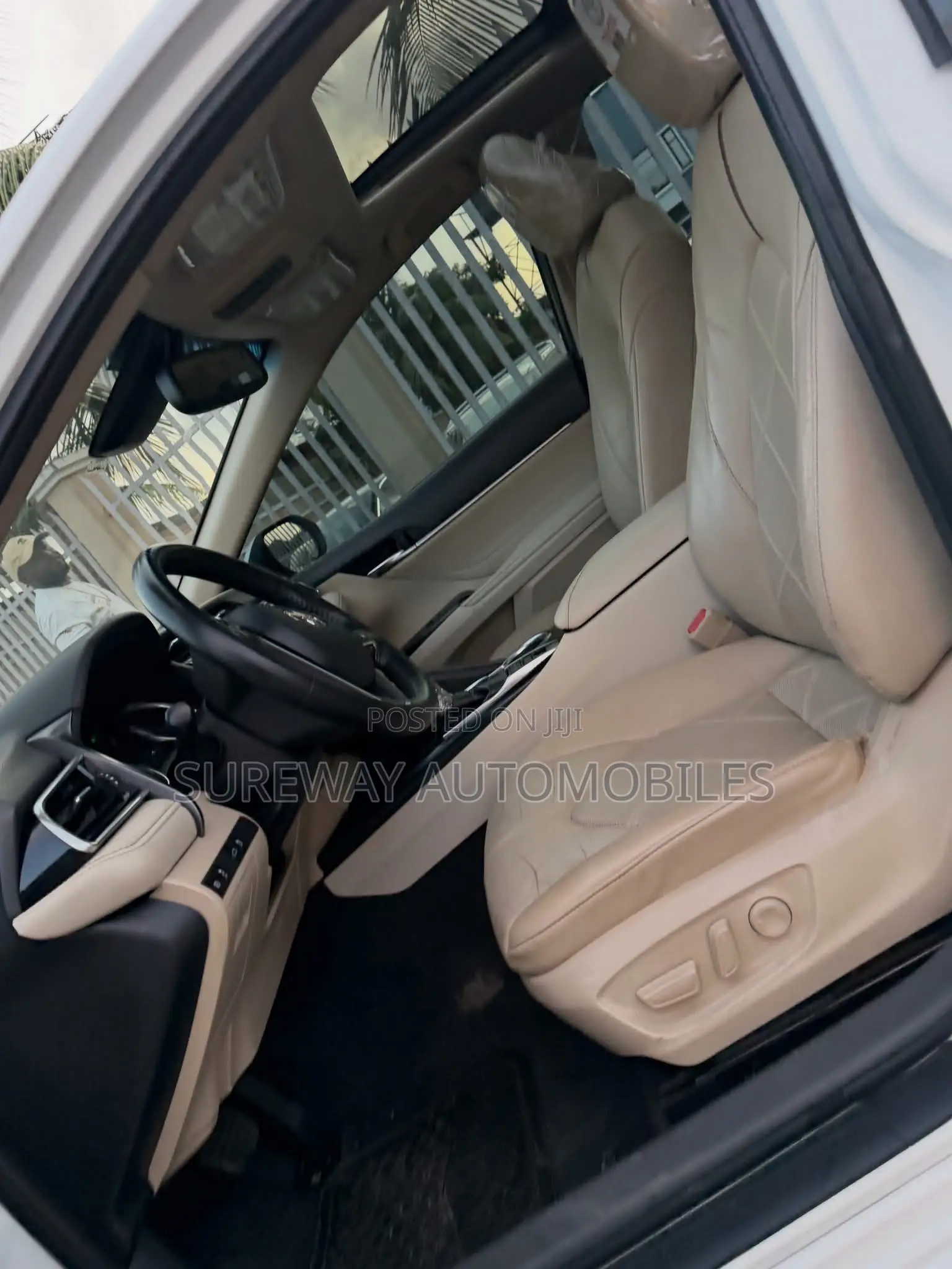 Toyota Camry 2018 White