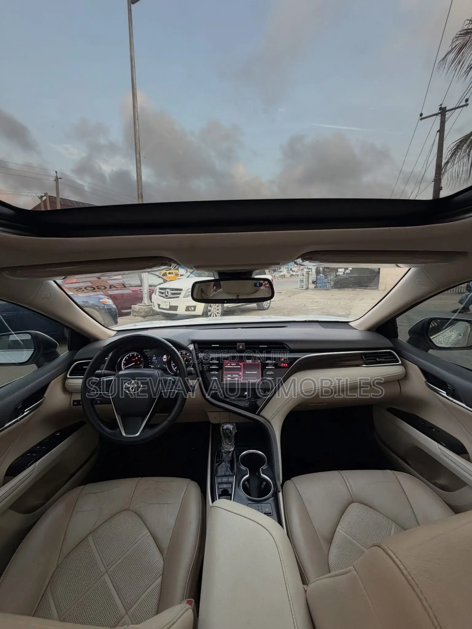 Toyota Camry 2018 White