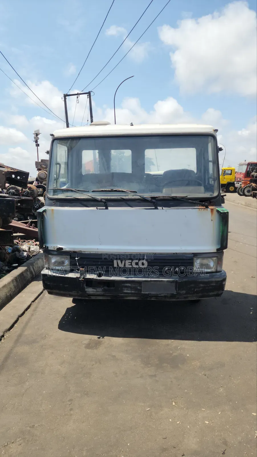 Foreign Used Iveco Cap and Chassis Truck
