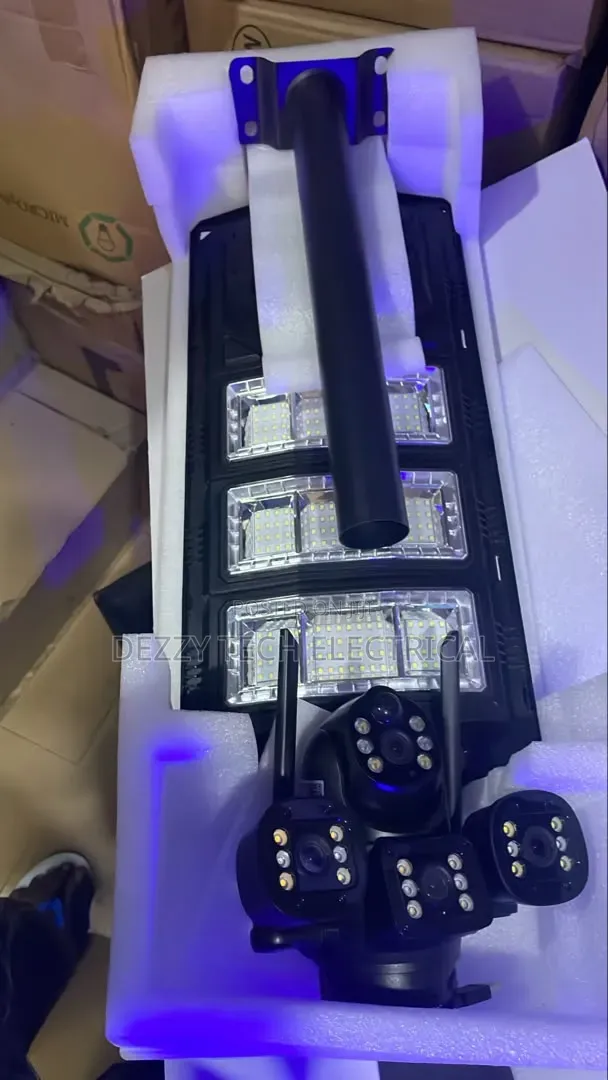 450W Solar Camera Street Light – 2-in-1 Security & Lighting System