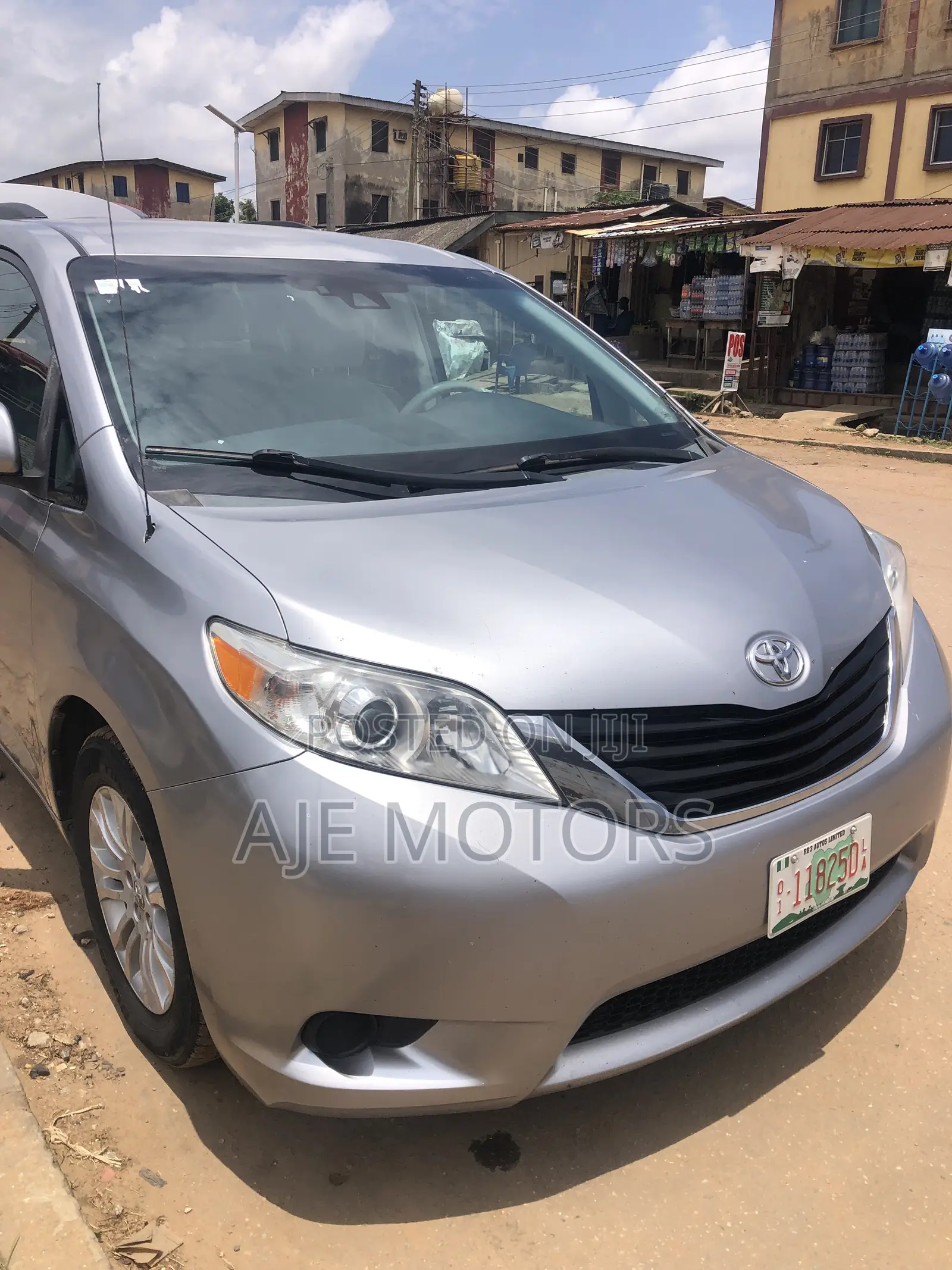 Toyota Sienna L FWD 7 Passenger 2013 Silver
