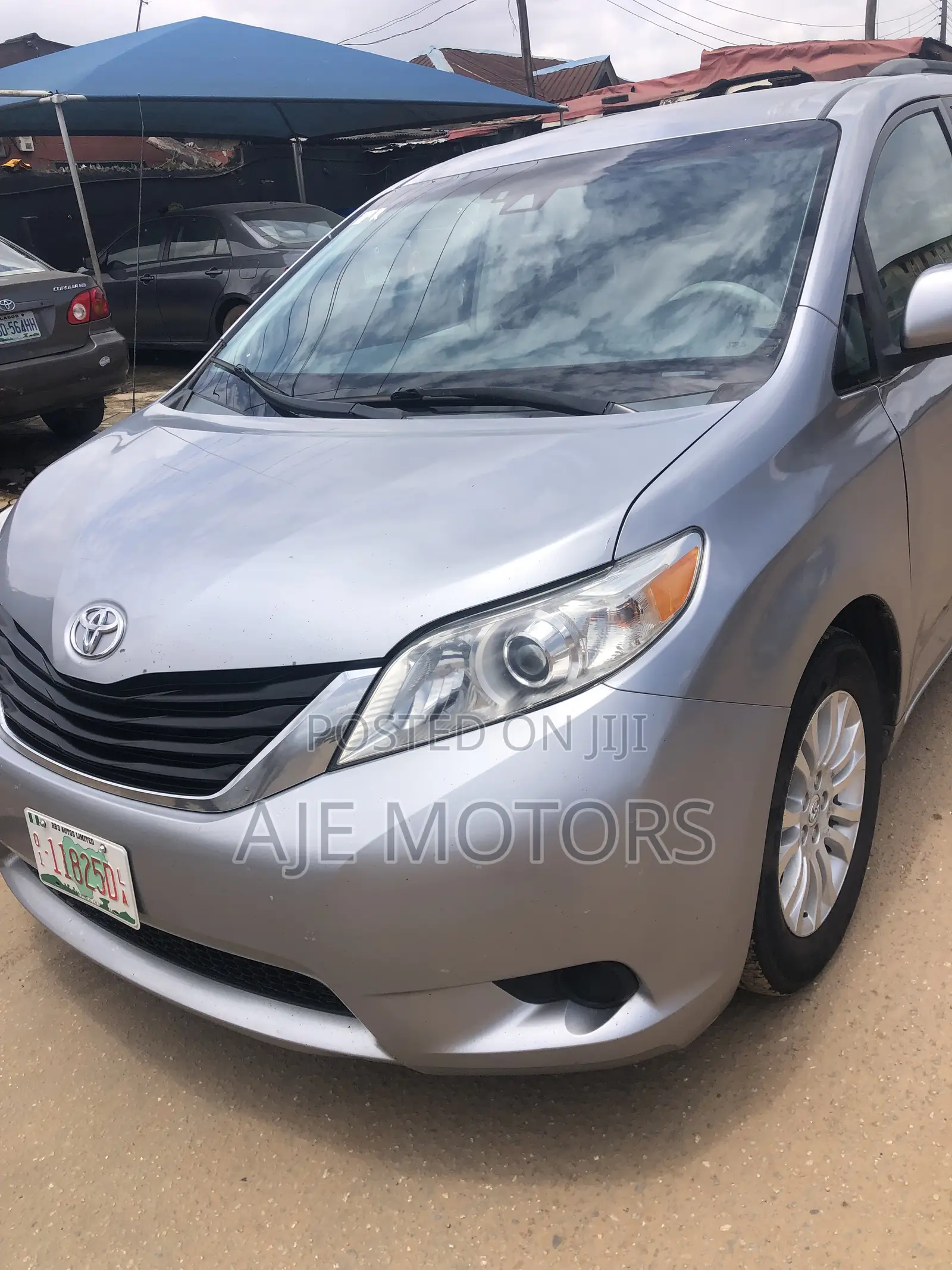 Toyota Sienna L FWD 7 Passenger 2013 Silver