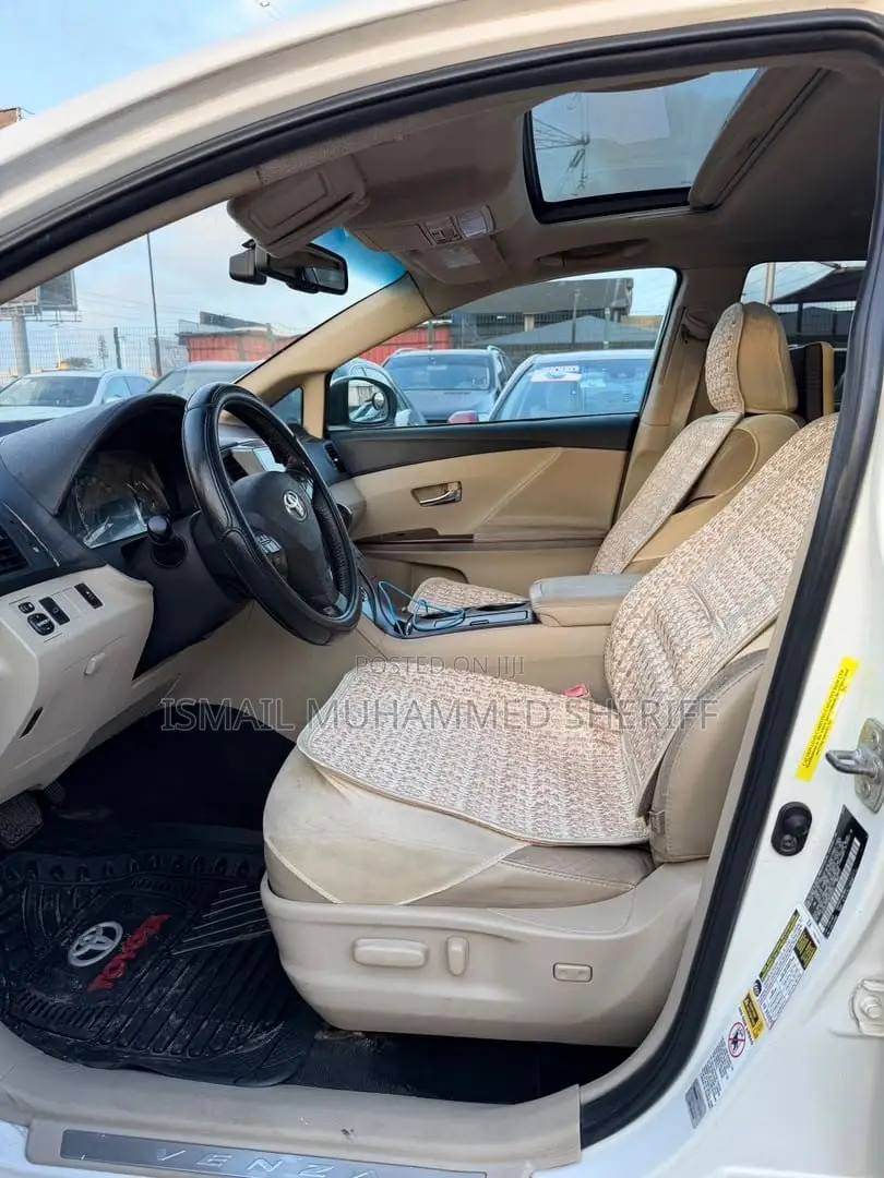 Toyota Venza 2010 White