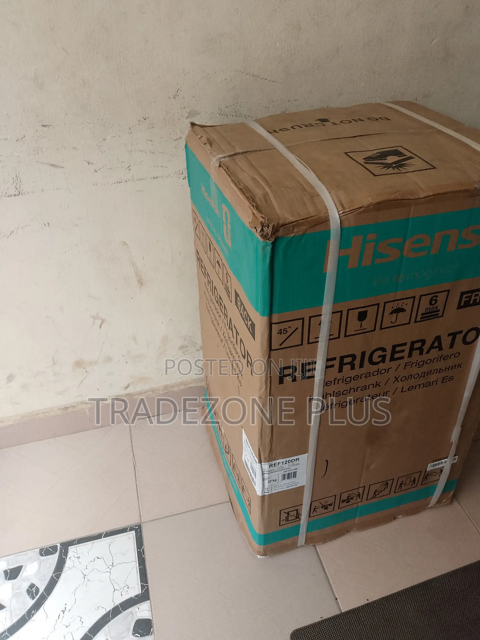 Silver Hisense Fridge Freezer – 87L