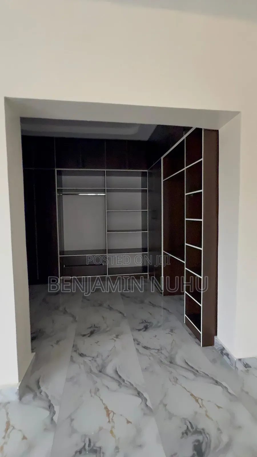 4bdrm Duplex in Orchid Road, Lafiaji for rent