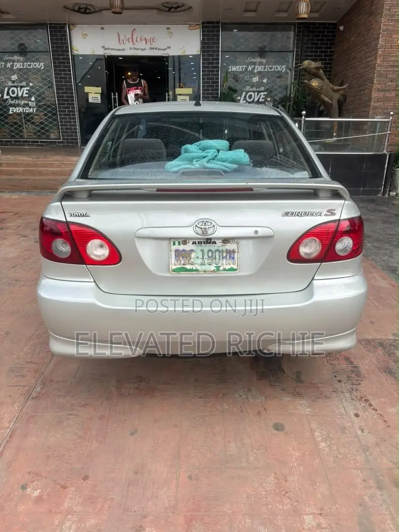 Toyota Corolla 2004 Silver