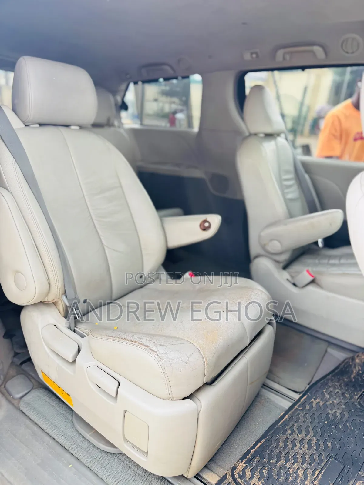 Toyota Sienna 2012 Brown