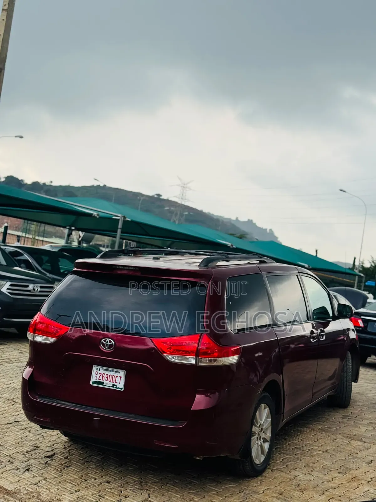 Toyota Sienna 2012 Brown
