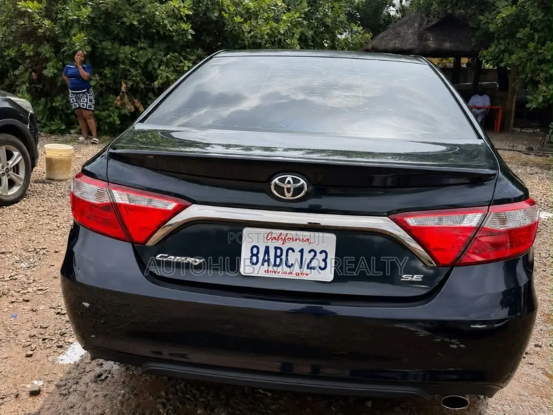 Toyota Camry 2016 Blue