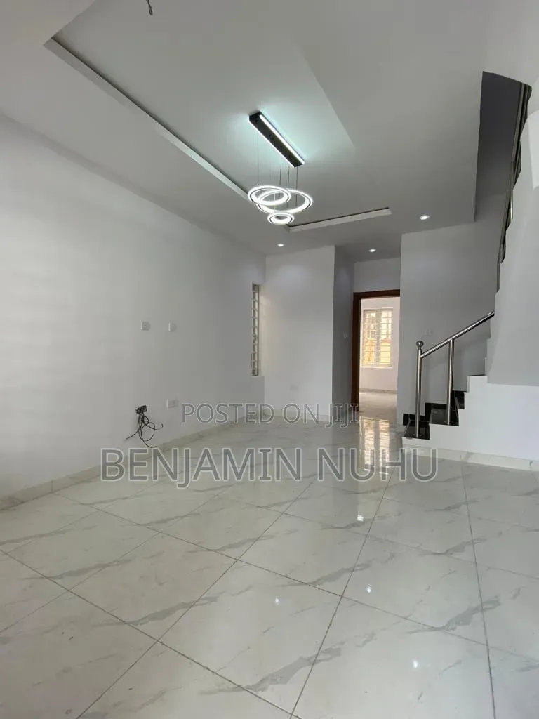 3bdrm Duplex in Ikota for rent