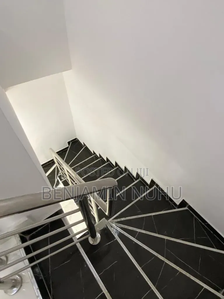 3bdrm Duplex in Ikota for rent