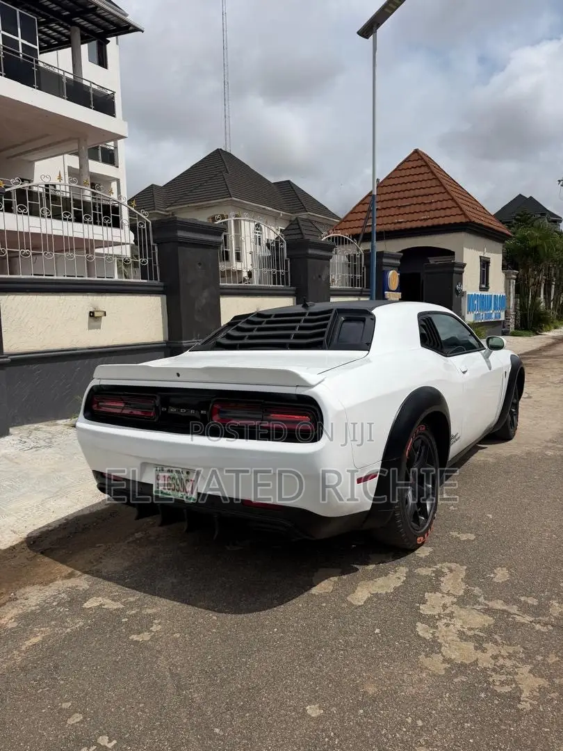 Dodge Challenger SXT 2016 White