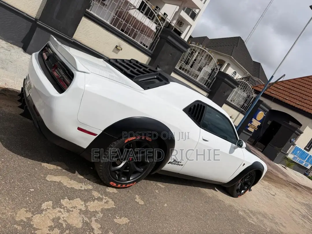 Dodge Challenger SXT 2016 White