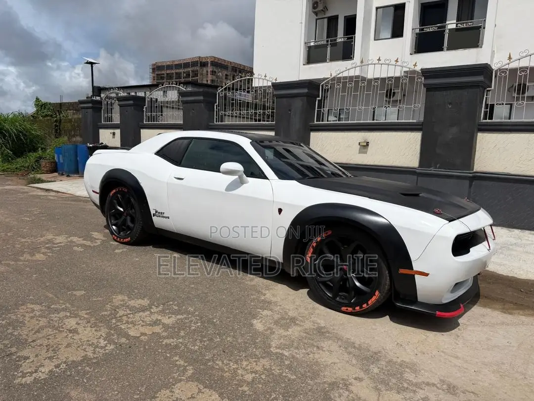 Dodge Challenger SXT 2016 White