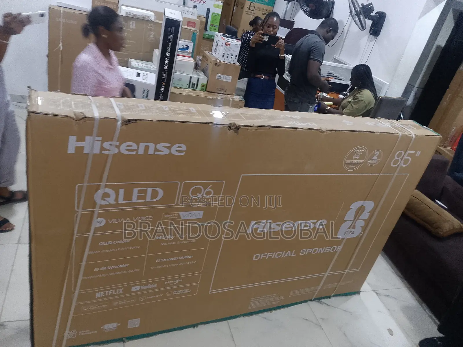 Hisense 85 Inch Large Screen QLED 4K Smart TV 85Q6Q