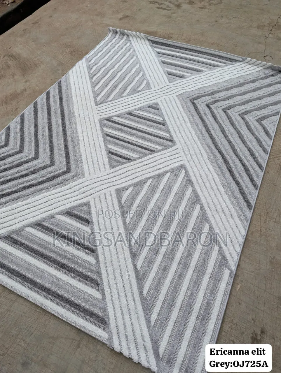 7x10fts and Cream Quality Turkey Mat Rug