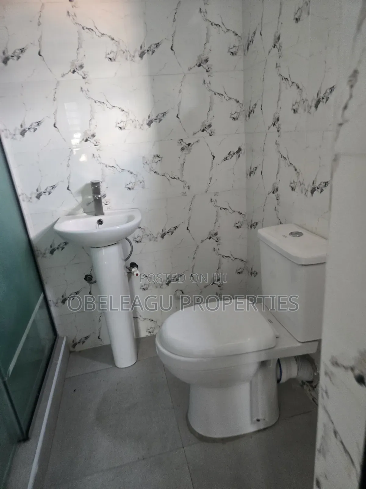 2bdrm Block of Flats in Units Estate, Apple Junction for rent