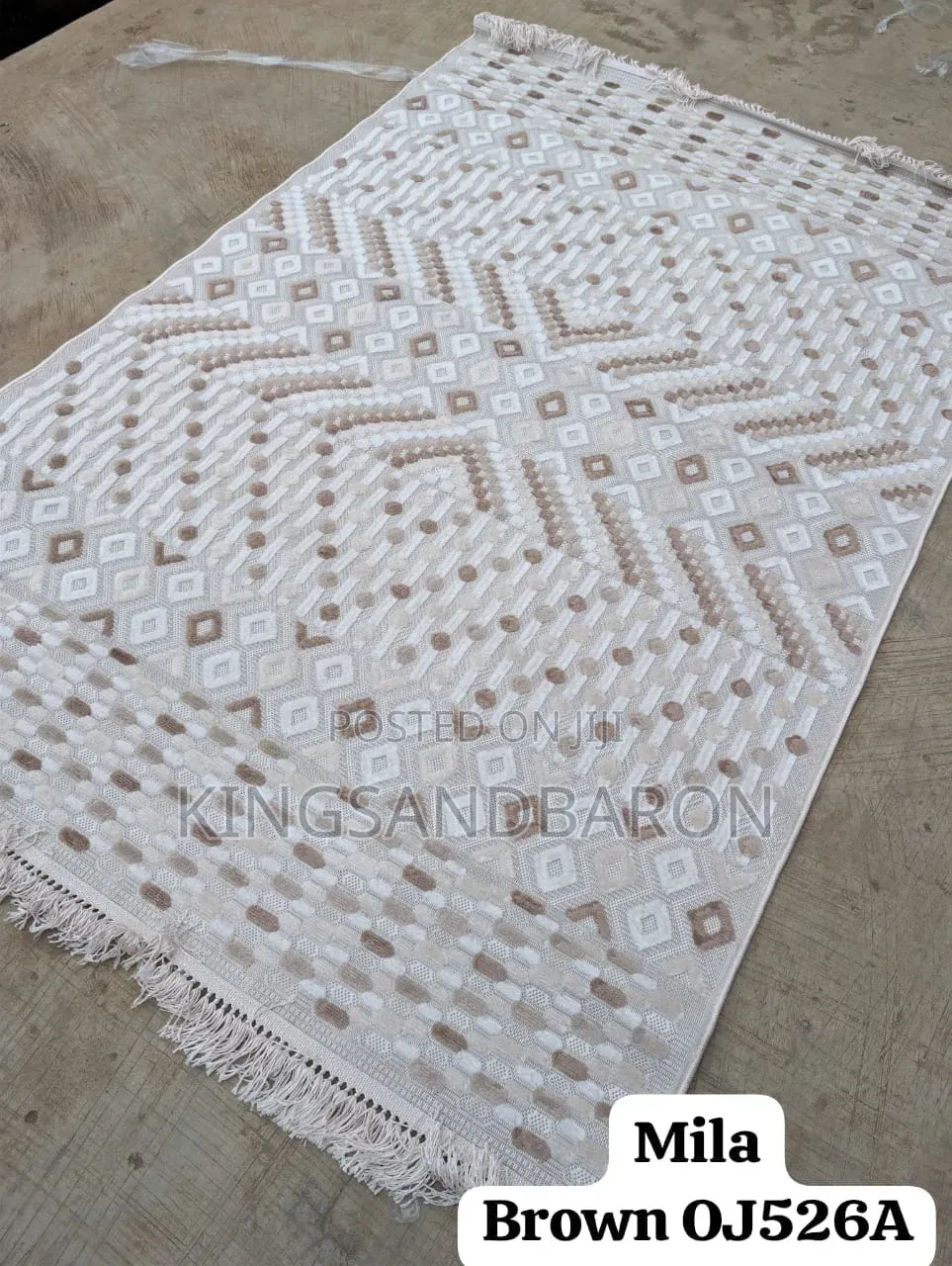 7x10fts and Cream Quality Turkey Mat Rug