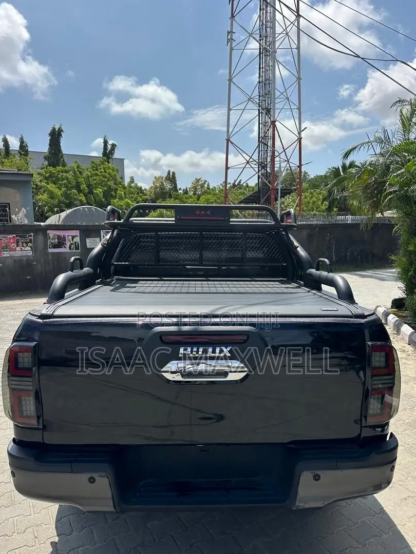 Toyota Hilux 2019 Black
