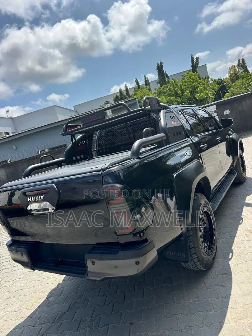 Toyota Hilux 2019 Black