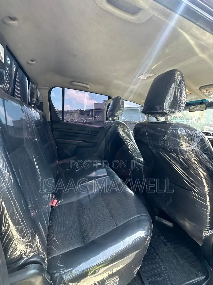 Toyota Hilux 2019 Black