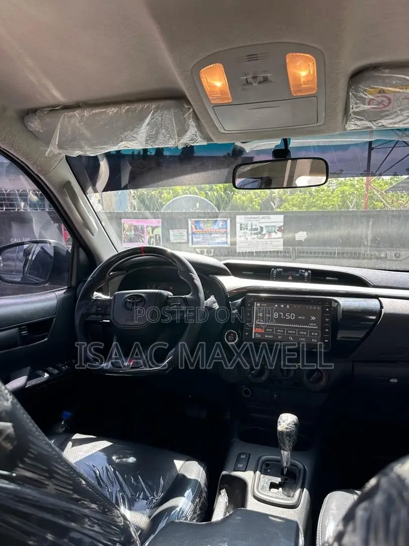 Toyota Hilux 2019 Black